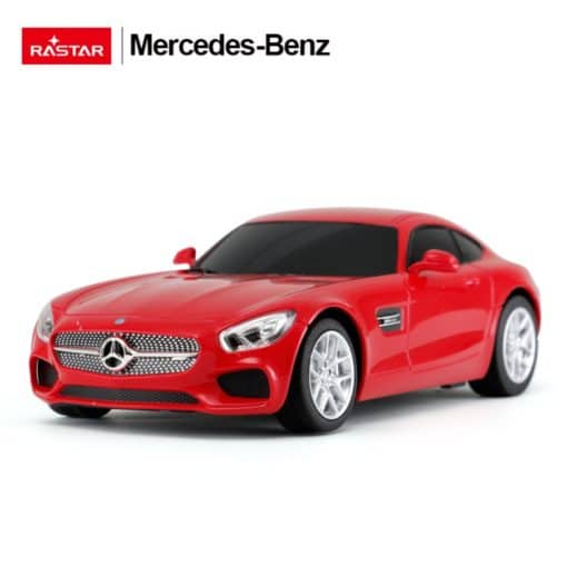 punainen Mercedes-AMG GT -auto